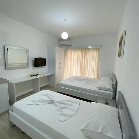 Hotel Andrea Saranda Extérieur photo