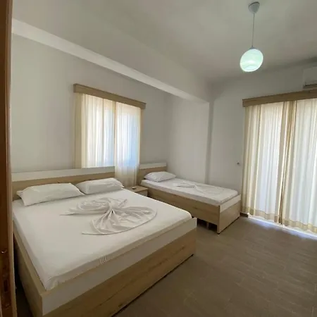 Hotel Andrea Saranda Extérieur photo
