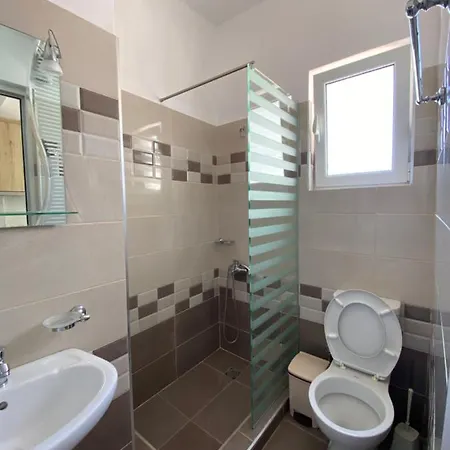 Hotel Andrea Saranda Extérieur photo